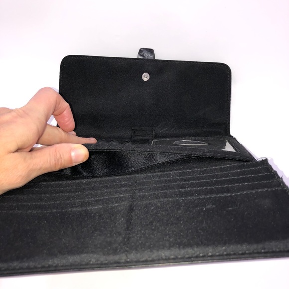 Nine West bifold wallet Color Black - Picture 8 of 9